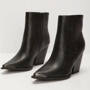 Women Black Boots Size 6